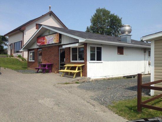 North Adventure Inn 코크레인 외부 사진